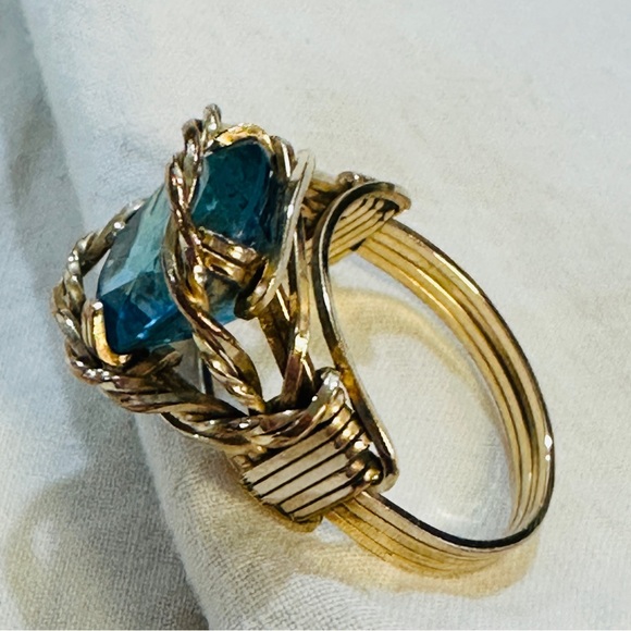 Twisted Golden Brass Wire Ring with Turquoise Colored Blue Stone Size 7 - Picture 2 of 10